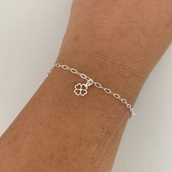 Pulseira Pingente Trevo Vazado e Zirconia Verde Pr... - Roanne Jóias