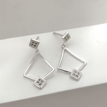 Brinco Prata Legítima 925 Triangular Vazado e com ... - Roanne Jóias