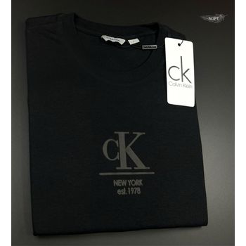 Camiseta CK Malha Sofit Preta Com Detalhes Escrito... - TCHUCO STORE - GRANDES MARCAS