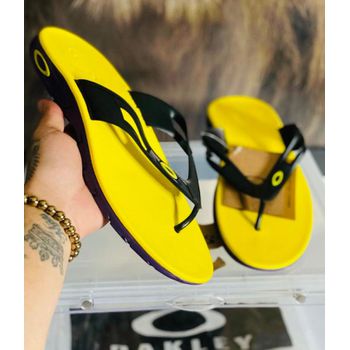 Chinelo Oakley Rest 2.0 AMARELO/PRETO/ROXA - OAKRE... - TCHUCO STORE - GRANDES MARCAS