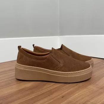 Slip On Carol - Couro Camurça Caramelo - B542 - Outlet Banana Rosa