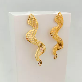 Brinco Cobra Rendado Banhado a Ouro 18k - 10118317... - Roanne Jóias
