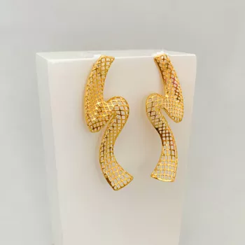 Brinco em S Rendado Banhado a Ouro 18k - 101183179 - Roanne Jóias