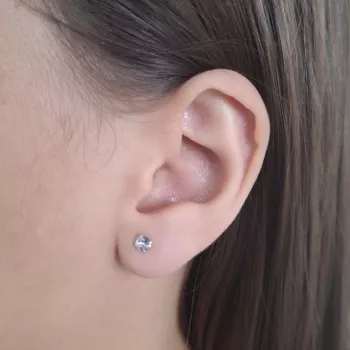 Brinco Baby 5mm Zirconia Roxa Prata 925 - 10118321... - Roanne Jóias