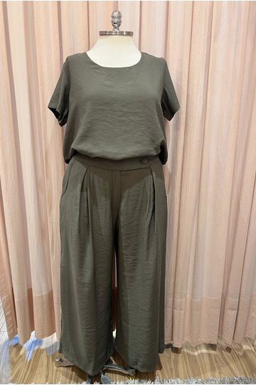 Calça Pantalona Social Viscose Verde Militar - Plu... - DELPHINA