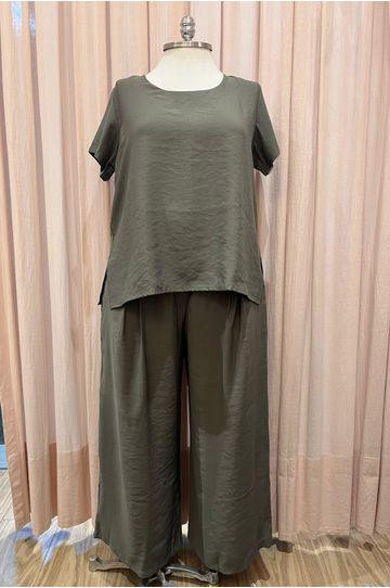 Blusa Social Botão Viscose Verde Militar - Plus Si... - DELPHINA