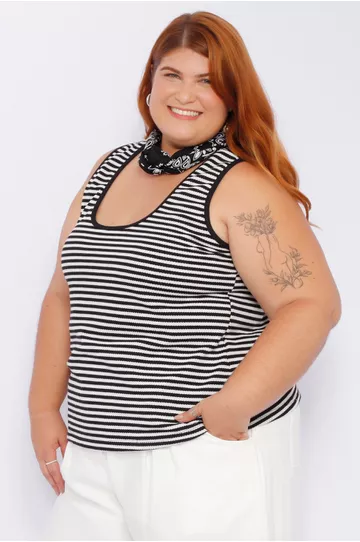 Blusa Regata Malha Listra Preta - Plus Size - DELPHINA