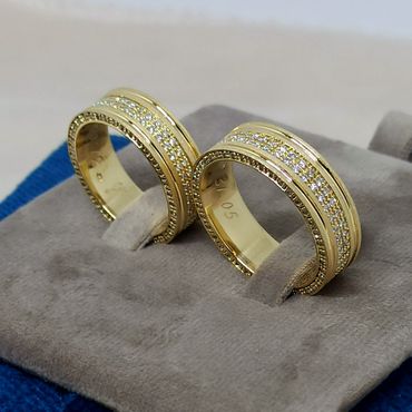 Alianças de Casamento em Ouro 18k com 240 Diamantes Brilho Infinito - Helder Joalheiros 