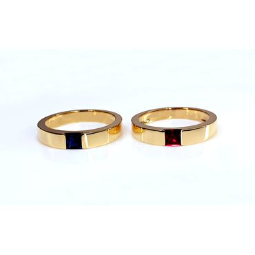 Aliança de Casamento com Cravação de Pedra Princess - Ouro 18k - Helder Joalheiros 