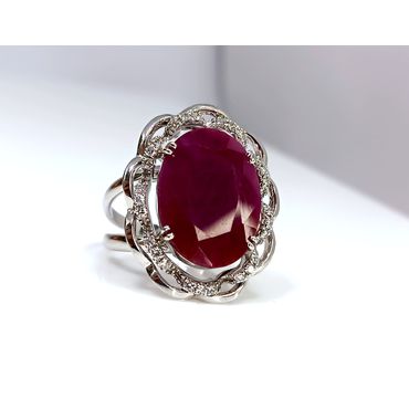 Anel em Ouro Branco 18k Com Brilhantes e Rubi Indiano - Helder Joalheiros 