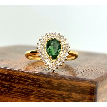 Anel de Formatura em Ouro 18k Gota Cravejado Esmeralda - Helder Joalheiros 