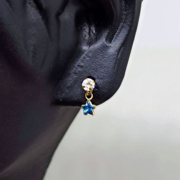 Brinco em Ouro Zircônia Cálice com Pingente Estrelinha Azul - Helder Joalheiros 