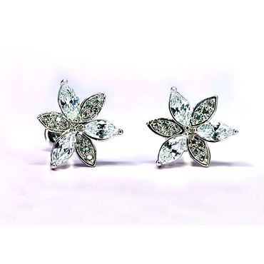 Brinco em Ouro Branco Flor com Zircônias - Helder Joalheiros 
