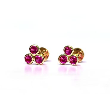 Brinco em Ouro 18k Trevinho com Pedras Vermelhas - Helder Joalheiros 
