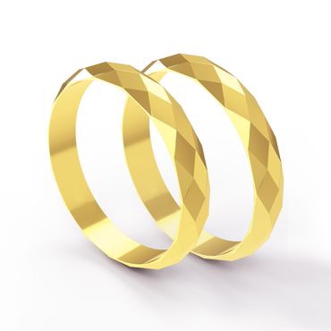 Aliança em Ouro 18k Trabalhada personalizada com detalhe diamantado para casamento e noivado - Helder Joalheiros 
