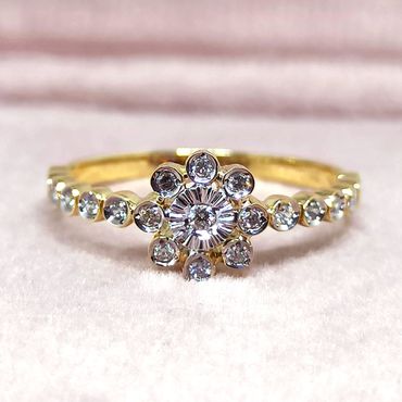Anel de Florzinha Cravejado Ouro 18k - Helder Joalheiros 