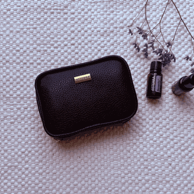 Estojo Bali Preto dōTERRA Para 10 Frascos De 05 E 15ml E Roll-ons... - Aroma Acessórios