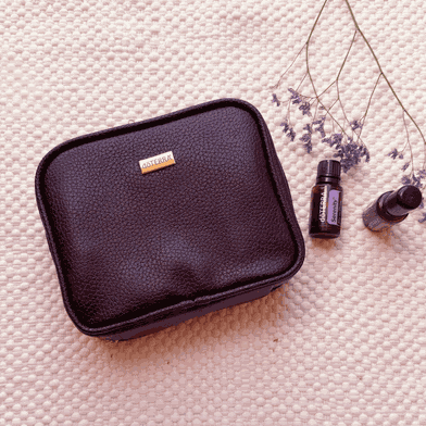 Estojo Confort Preto dōTERRA Para 24 Frascos De 05 E 15ml E Roll-... - Aroma Acessórios