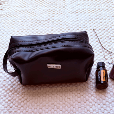 Necessaire Plus Preta dōTERRA Para 10 Frascos De 05 E 15ml E Roll... - Aroma Acessórios