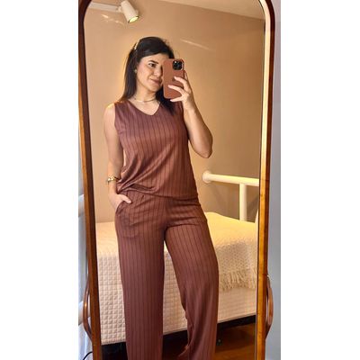 Conjunto Lívia Marrom Risca de Giz - 0123 - Jebelle