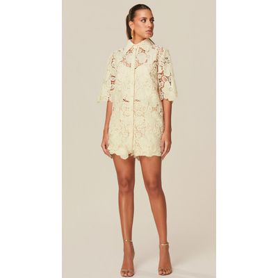 Short Curto em Renda Floral Off 