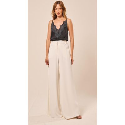 Camiseta Decote V com Renda Preto