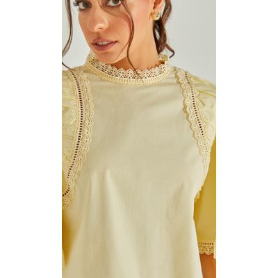Blusa Tricoline Com Renda