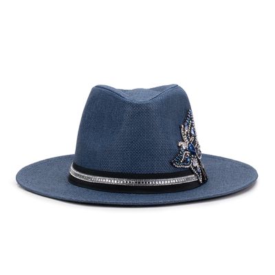 Chapéu Azul com broche de borboleta - MONALOVERS