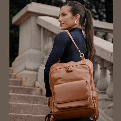 Mochila em Couro Camel para Notebook Andrea - MONALOVERS