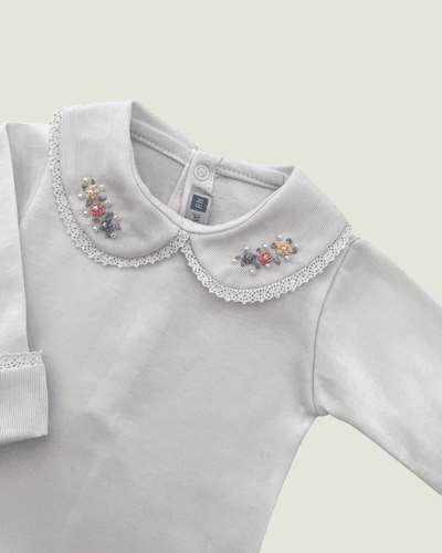 Body Paris com Bordados Rosa, Azul Bebê e Amarelo