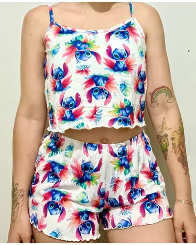 Baby Doll Ondinha - Stitch Floral (fundo branco) - DONA DE MIM (@donaademimstore)