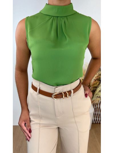 Blusa Regata Crepe com Gola Alta Verde