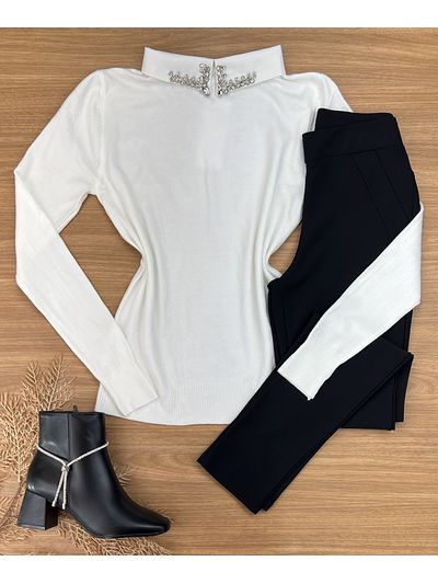 Blusa Tricô Branca Gola Bordada