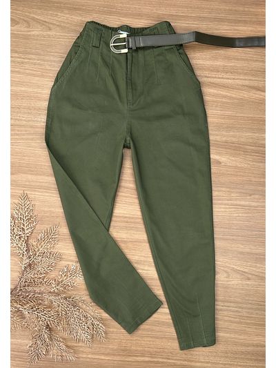 Calça Cenoura Verde Militar com Cinto