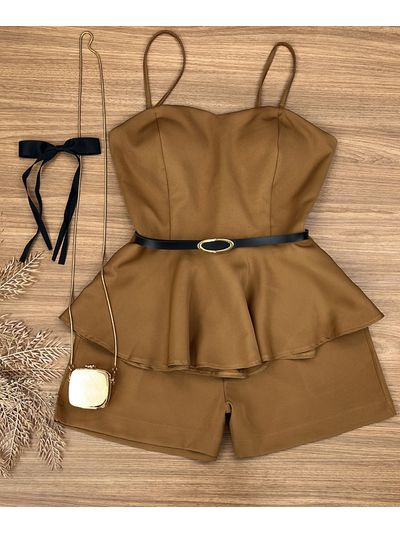 Conjunto Alfaiataria Blusa Peplum e Short Caramelo com Cinto