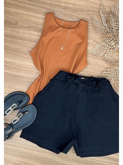 Short Alfaiataria Com Cinto de Flor Preto