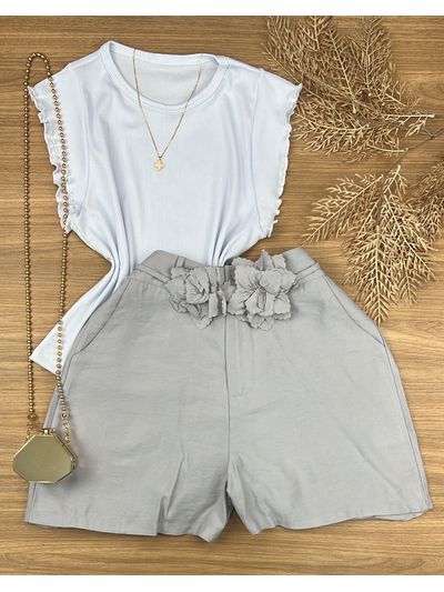 Short Alfaiataria Com Cinto de Flor Cinza Claro