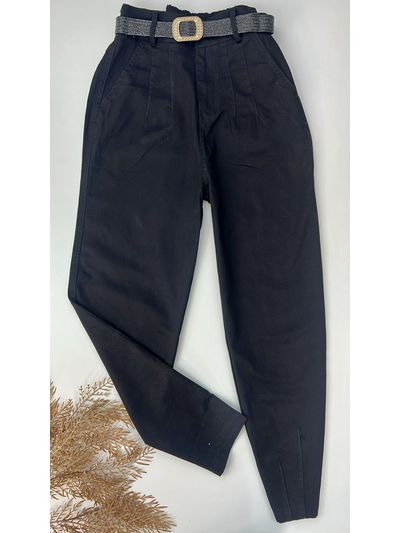 Calça Cenoura Preta com Cinto de Elástico