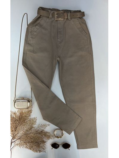 Calça Cenoura MOM Com Cinto Bege