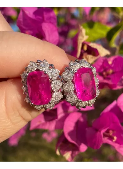 Brinco Oval Cravejados com Zircônia gota ao redor ... - Dillu Jóias