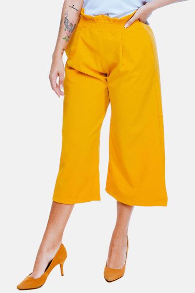 Calça Pantacourt Mostarda Sabrina Em Gabardine Premium