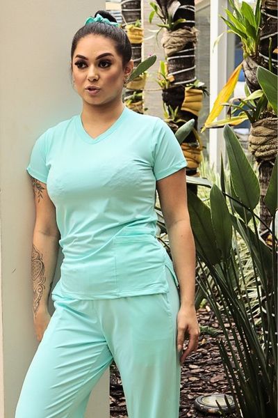 Conjunto Verde Claro Em Malha Dry Confortly Scrub