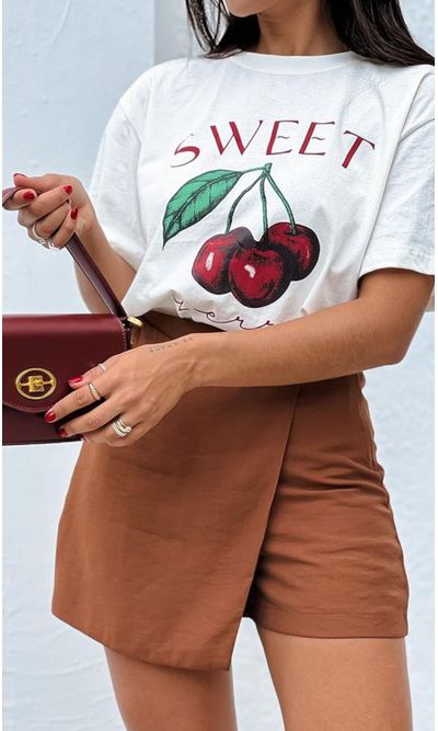 Camiseta Sweet Cherry - Off - Jack Modas, Moda Feminina e Acessórios 