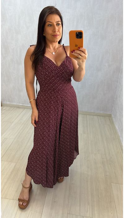 Macacão Marsala Pantacourt em Viscolinho com Estampa de Bolinhas