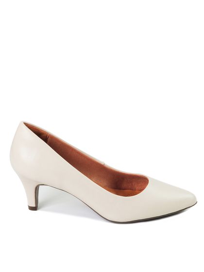 Scarpin Confort Salto Fino Off White em Couro Clar... - SAGIAN
