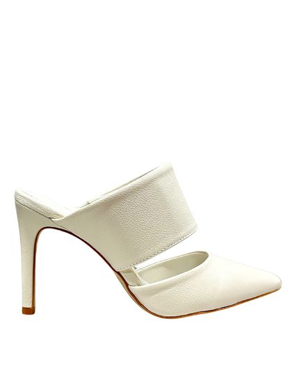 Scarpin Off White Salto Fino Couro - SAGIAN