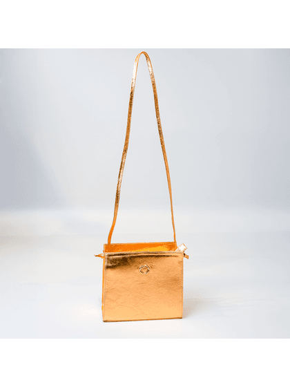 Bolsa Tiracolo Dourada Em Couro - SAGIAN