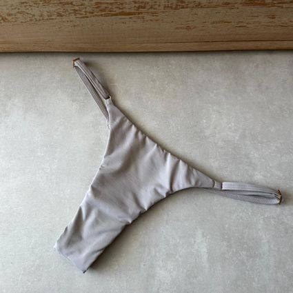 Calcinha avulsa meio fio Malibu avulso cinza cromo... - TRITUÊ