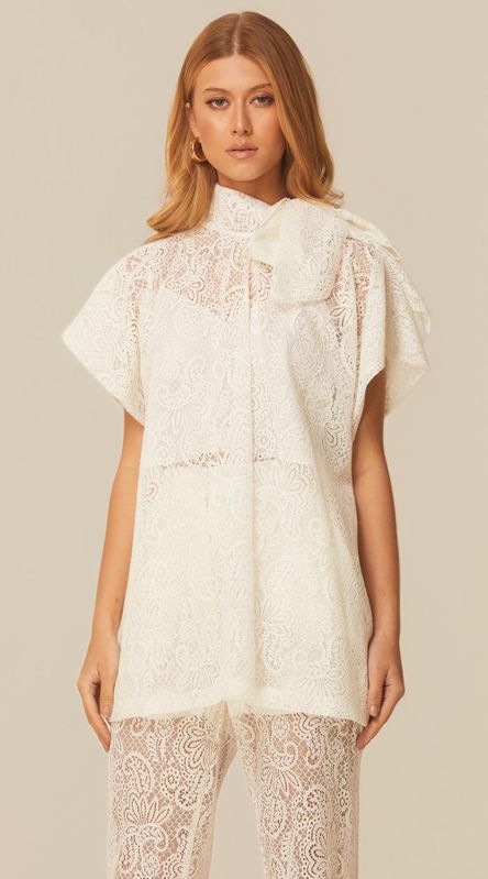 Blusa Ampla com Gola Laço Off - LENITA