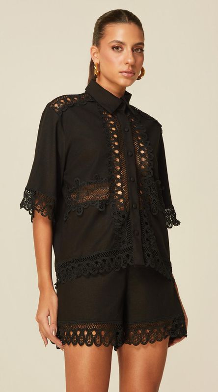 Short Curto com Renda Preto - LENITA